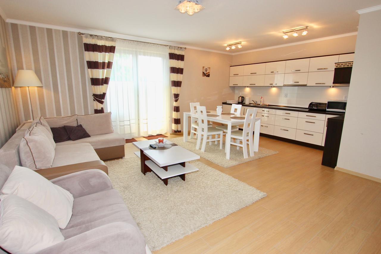Apartamenty Bursztynowe Komnaty Дарлувко Экстерьер фото